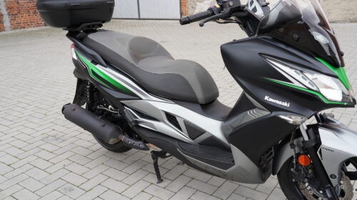 KAWASAKI, J 300  – 2017