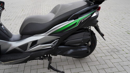KAWASAKI, J 300  – 2017