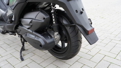 KAWASAKI, J 300  – 2017