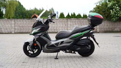 KAWASAKI, J 300  – 2017