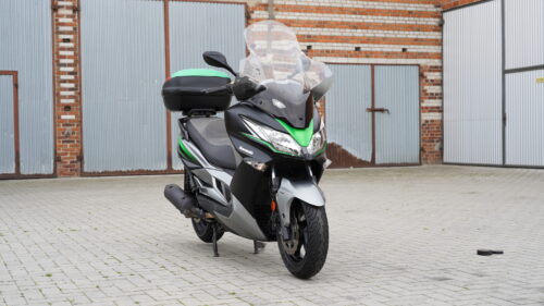 KAWASAKI, J 300  – 2017