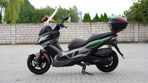 KAWASAKI, J 300  – 2017