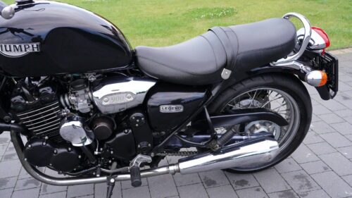 TRIUMPH, LEGEND  900