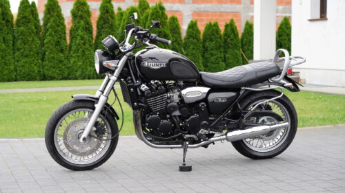 TRIUMPH, LEGEND  900