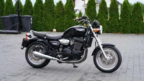 TRIUMPH, LEGEND  900