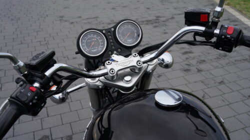TRIUMPH, LEGEND  900