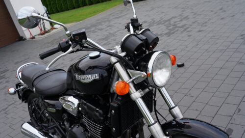 TRIUMPH, LEGEND  900