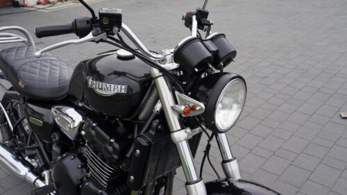 TRIUMPH, LEGEND  900