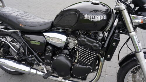 TRIUMPH, LEGEND  900