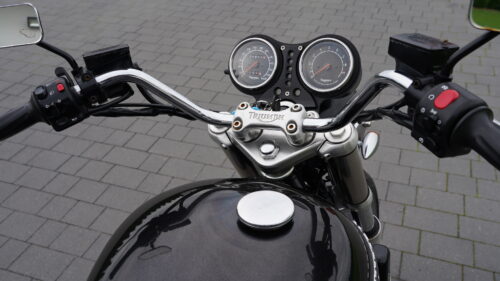 TRIUMPH, LEGEND  900