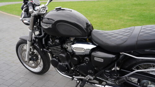 TRIUMPH, LEGEND  900