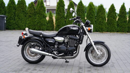 TRIUMPH, LEGEND  900