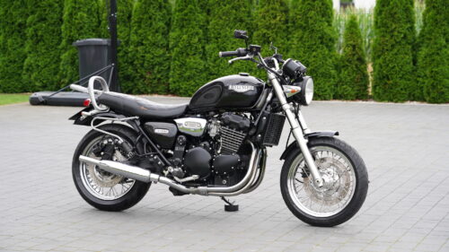 TRIUMPH, LEGEND  900