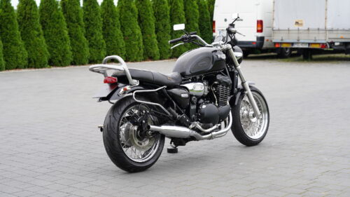 TRIUMPH, LEGEND  900