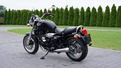 TRIUMPH, LEGEND  900
