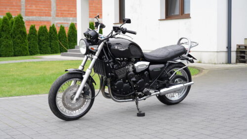 TRIUMPH, LEGEND  900