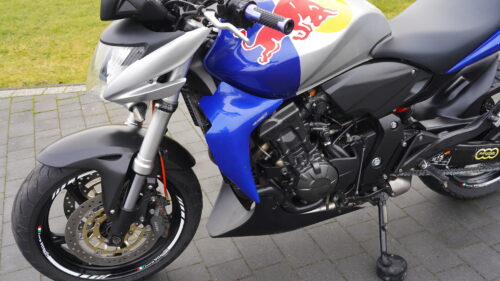 HONDA, HORNET  600   — RedBull