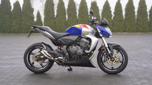 HONDA, HORNET  600   — RedBull