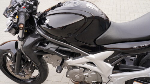SUZUKI, GLADIUS  650