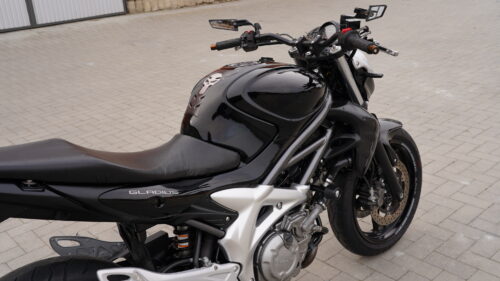 SUZUKI, GLADIUS  650