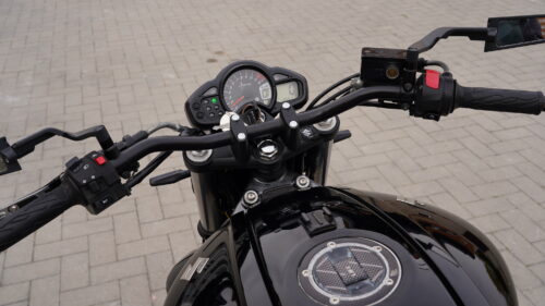 SUZUKI, GLADIUS  650