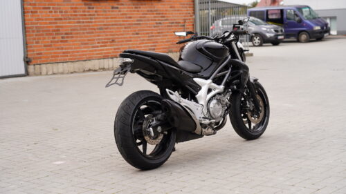 SUZUKI, GLADIUS  650