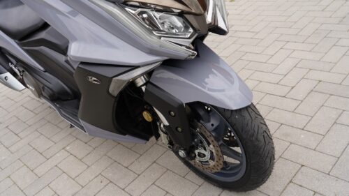 KYMCO, AK 550