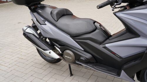 KYMCO, AK 550