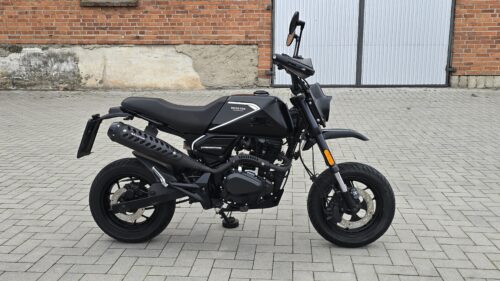 BRIXTON, CROSSFIRE  125  XS