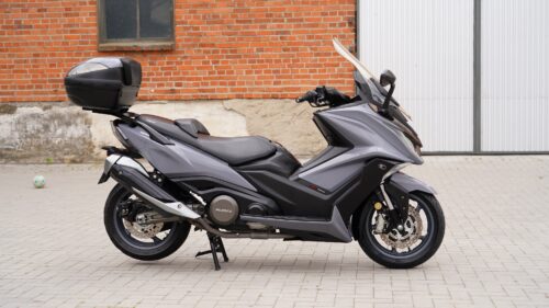KYMCO, AK 550
